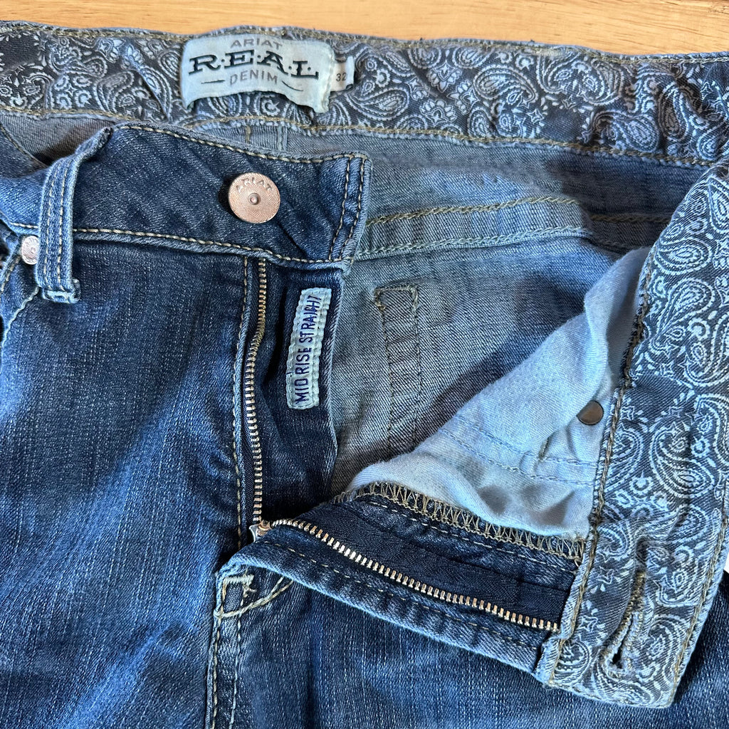 Ariat Womens 32L Straight Jeans