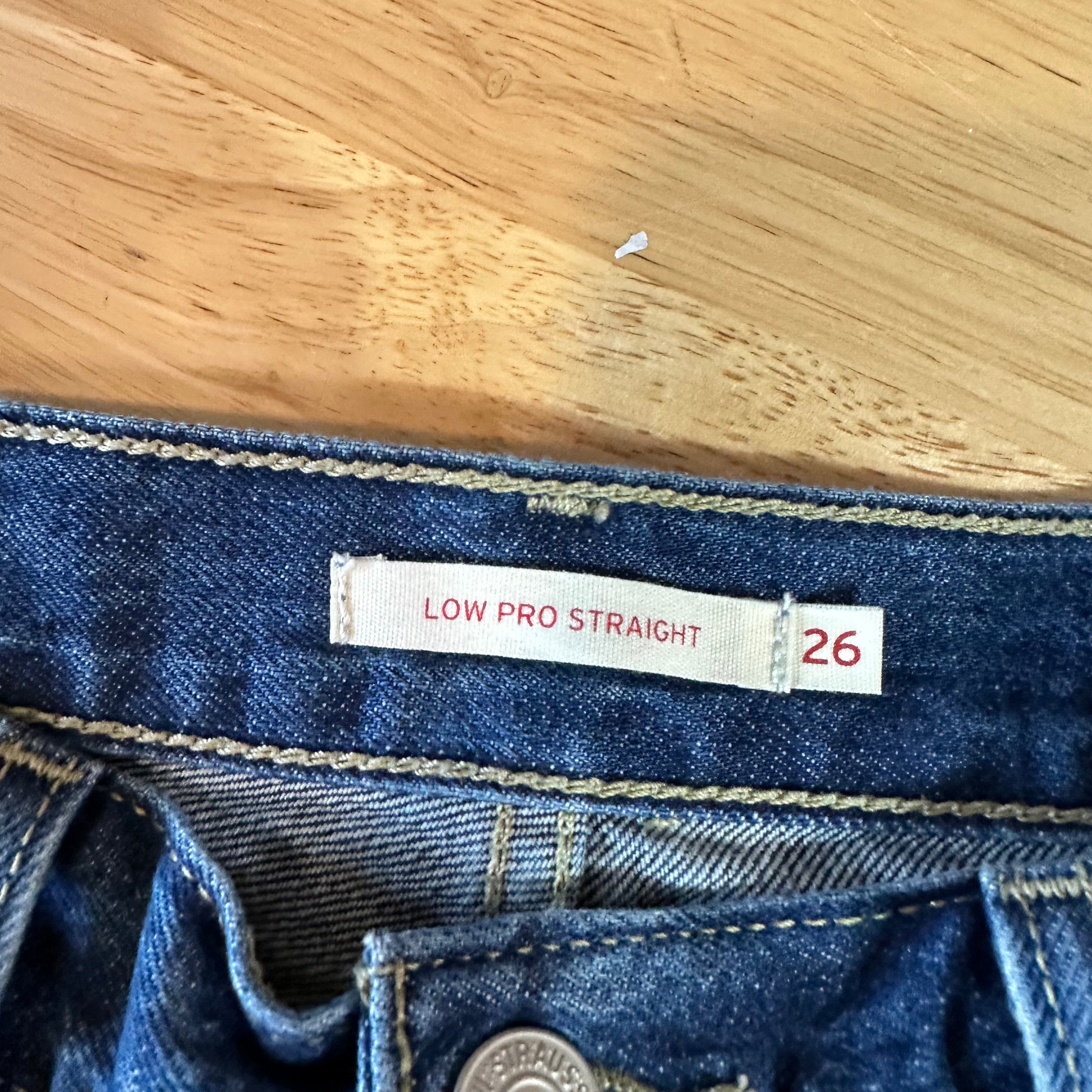 Levi's Low Pro Straight Womens 26 Jeans