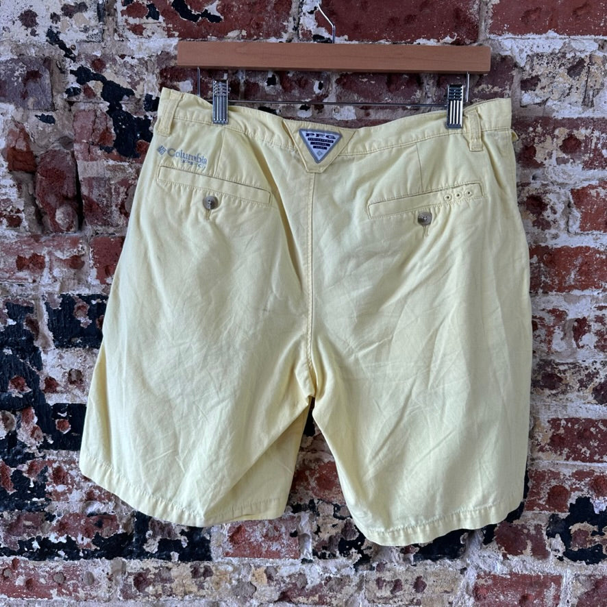 Columbia Mens 34 Yellow Shorts