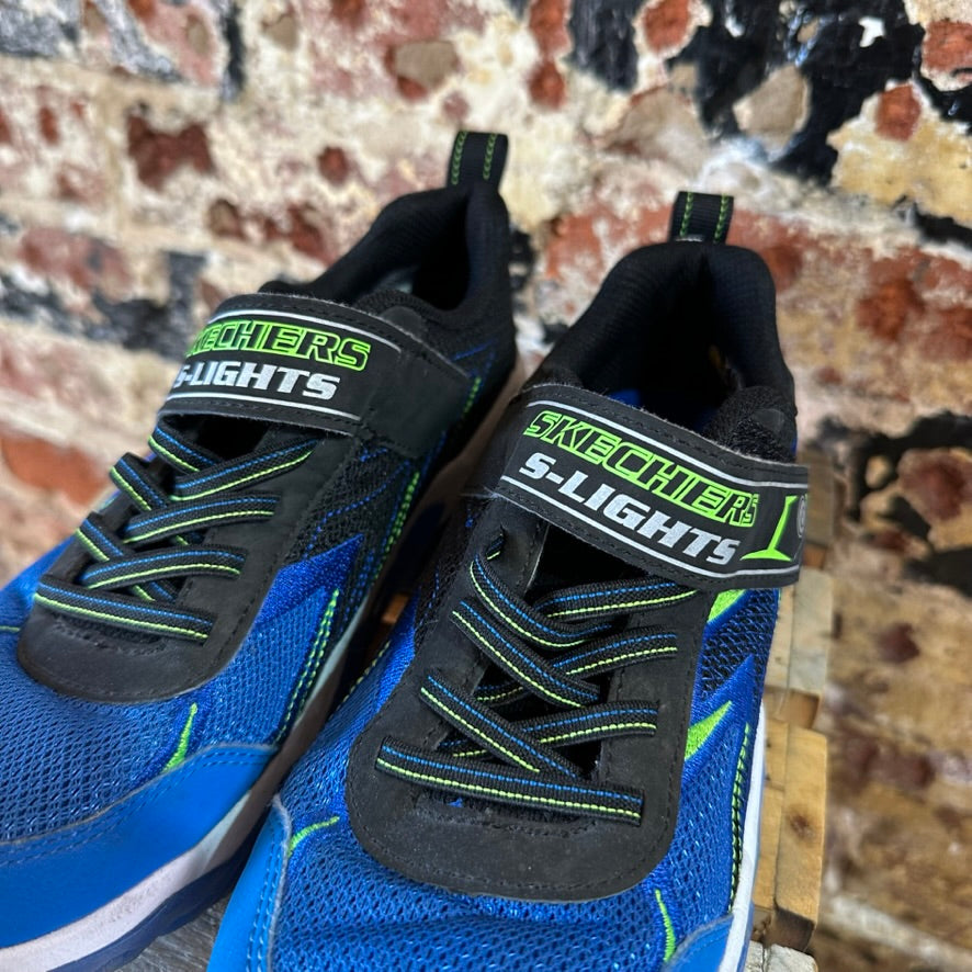 Sketchers Light Up Shoes youth 3