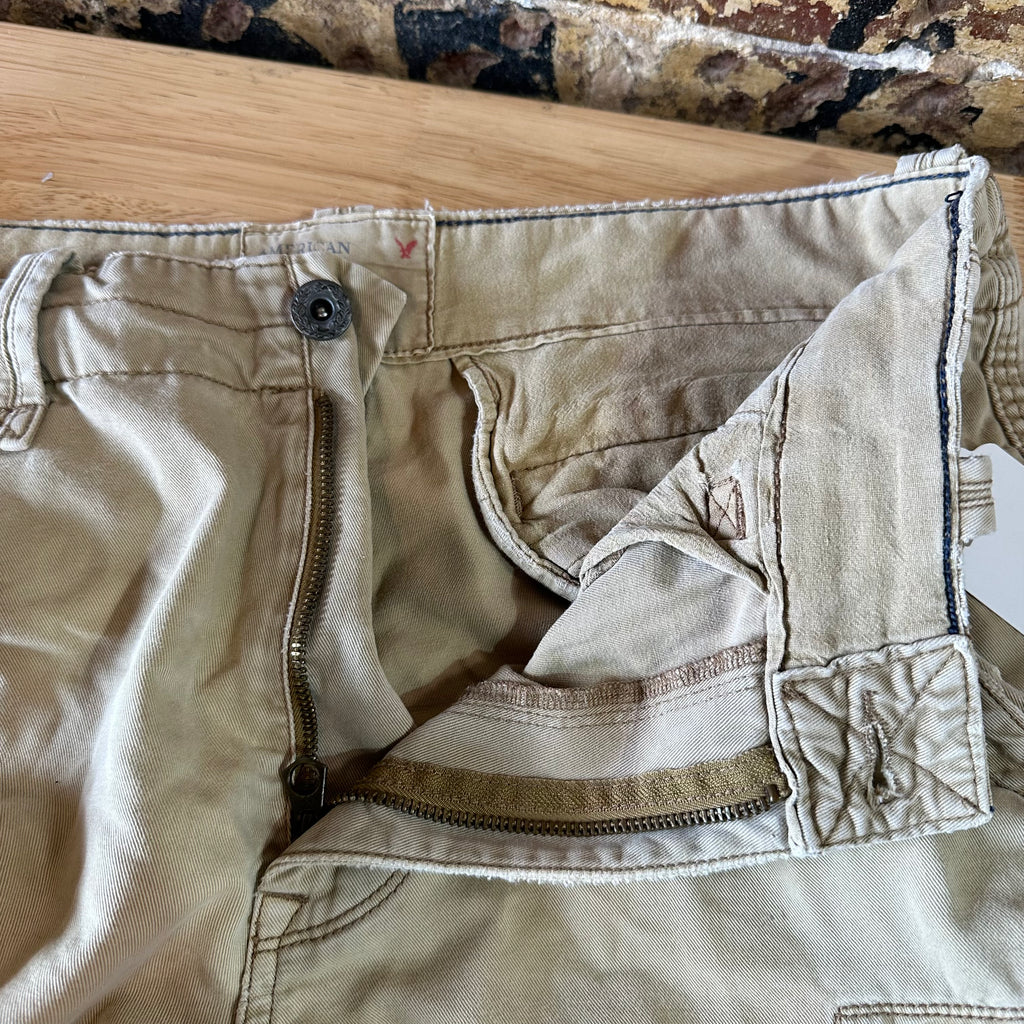 American Eagle Outfitters Classic Cargo Shorts Mens 34 Tan 10.5" inseam