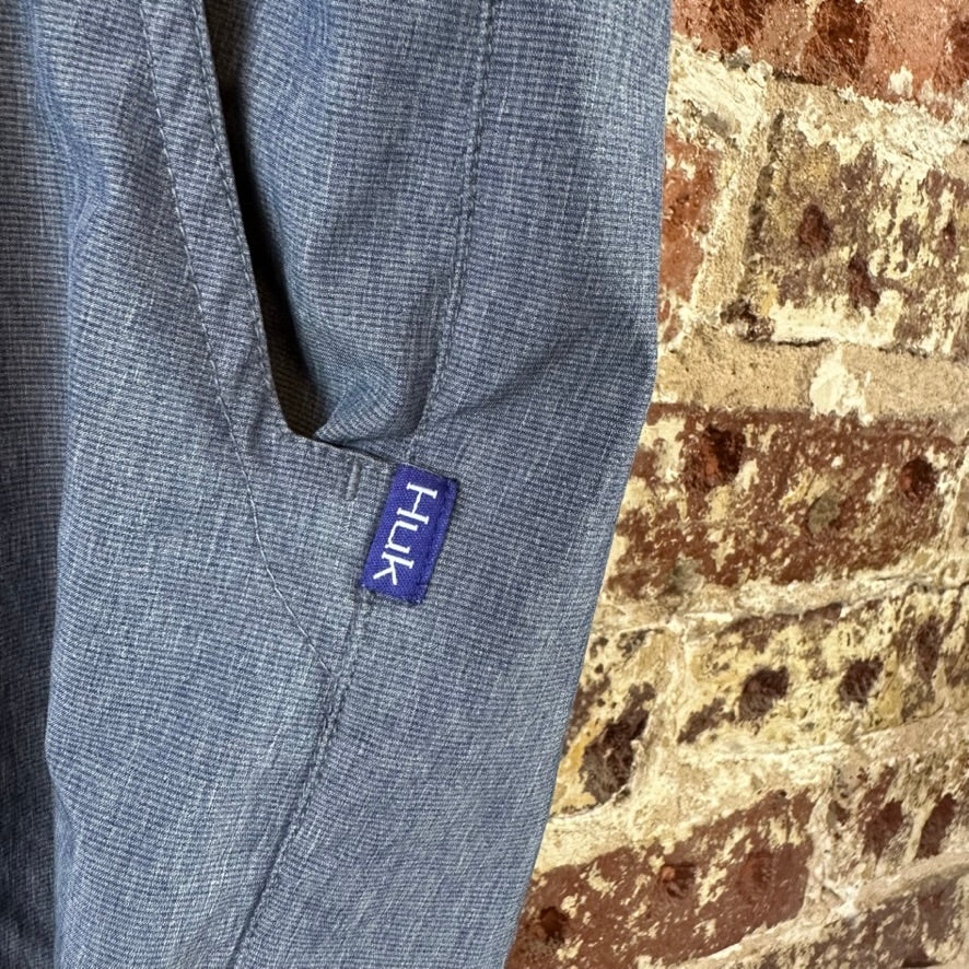 HUK Fishing Shorts Mens XL waist Blue Fishing Outdoor Hiking 8.5" inseam