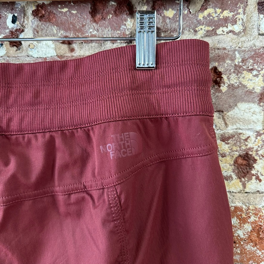 North Face Womens Medium Capri's