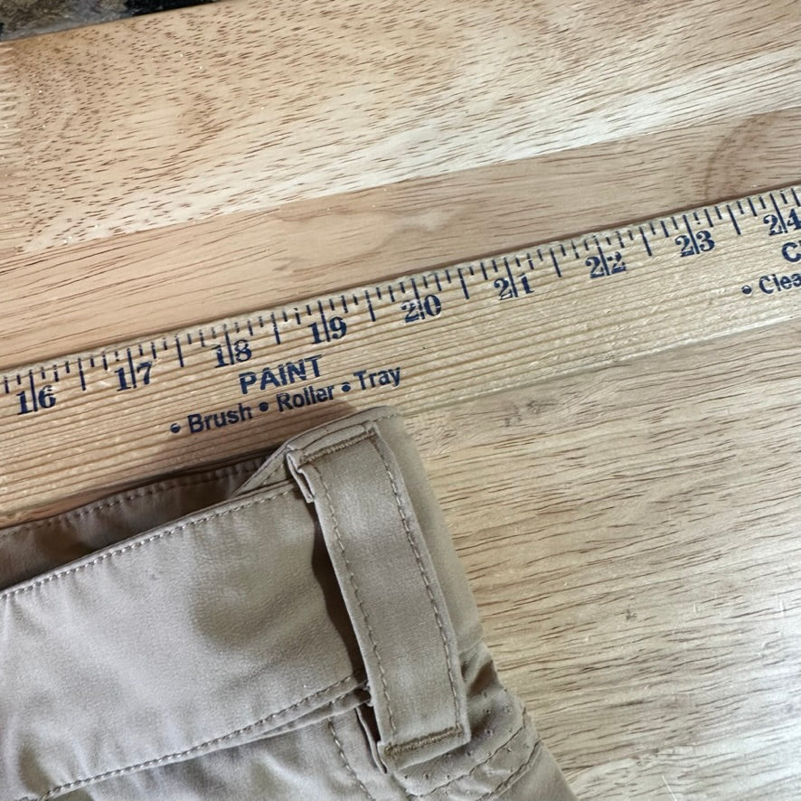 HUK Fishing Shorts Mens XL 39" waist Tan Fishing Outdoor Hiking 10" inseam