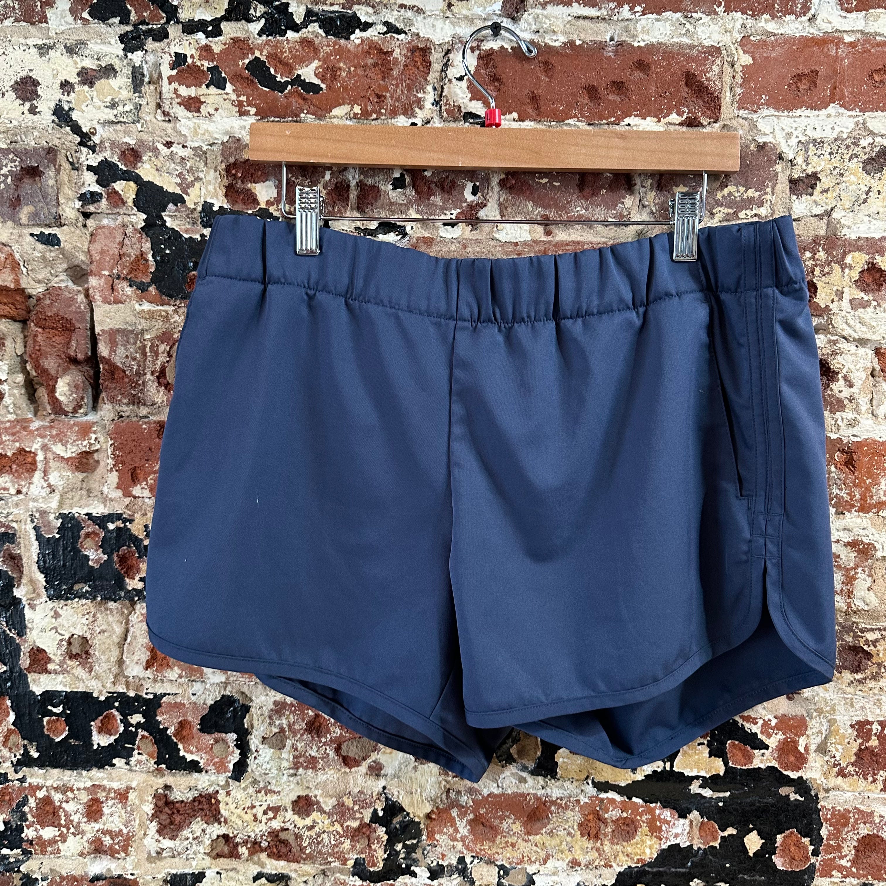 Columbia Women's Large Shorts