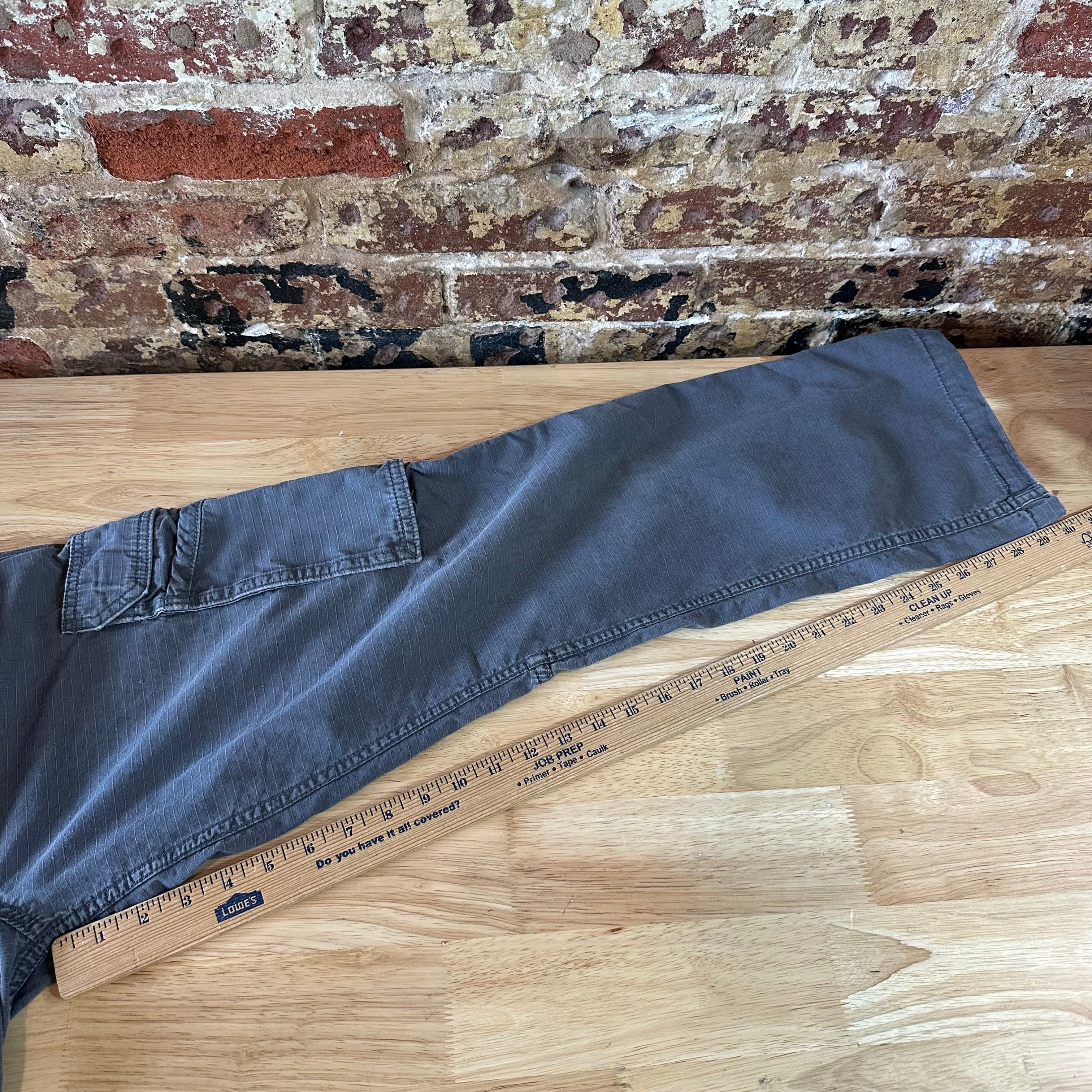 Carhartt Mens 30x32 Gray Cargo Pants