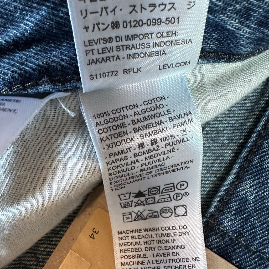 Levi's Jean Shorts Womens 34 NEW