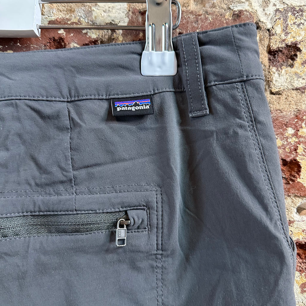 Patagonia Quandary Shorts Women's 8 Gray Lightweight Outdoor Hiking 5" inseam