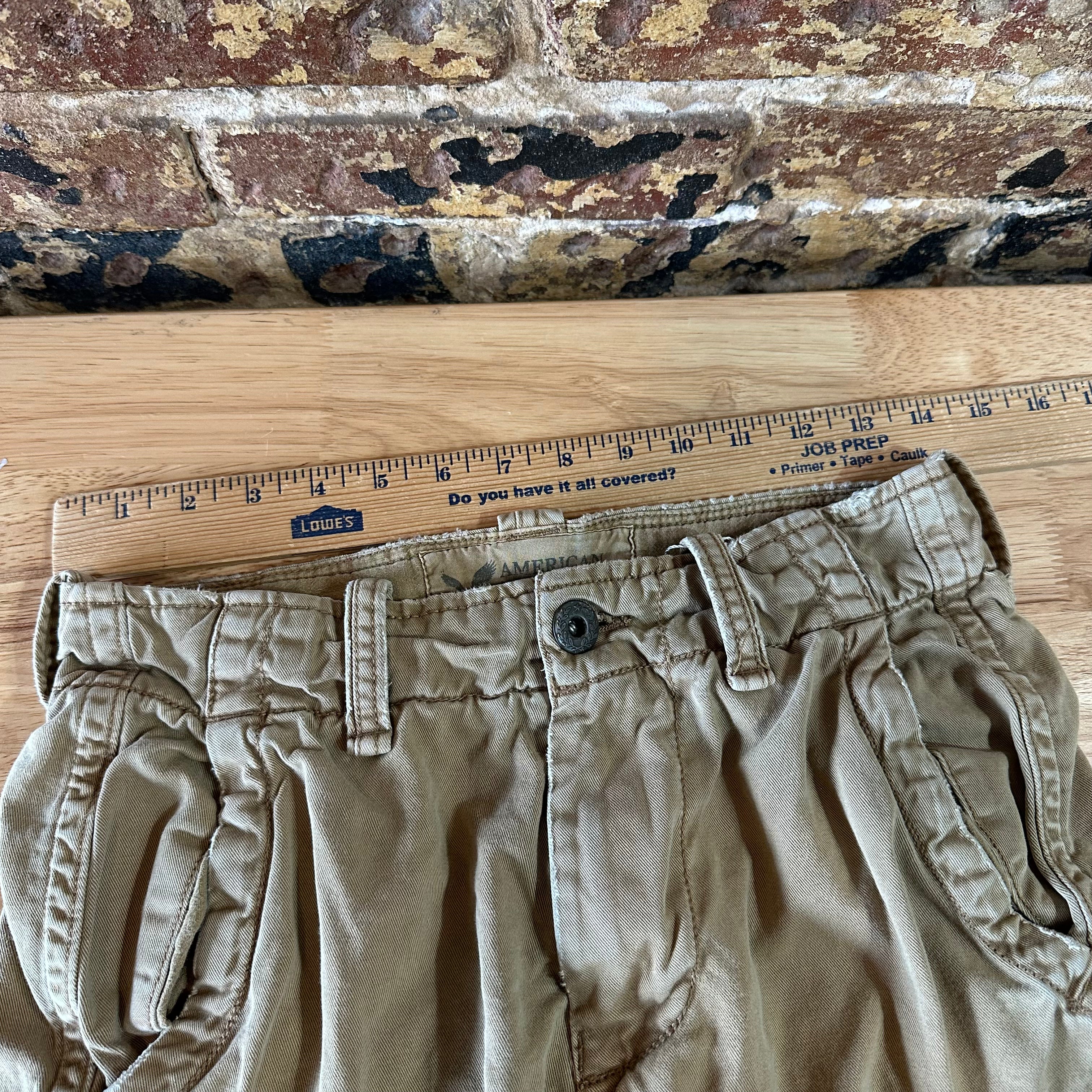 American Eagle Outfitters Classic Cargo Shorts Mens 26 Tan 10.5" inseam