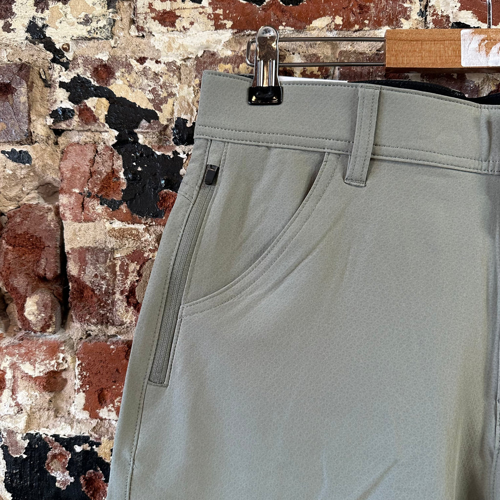 Hurley Shorts Mens 30 NEW