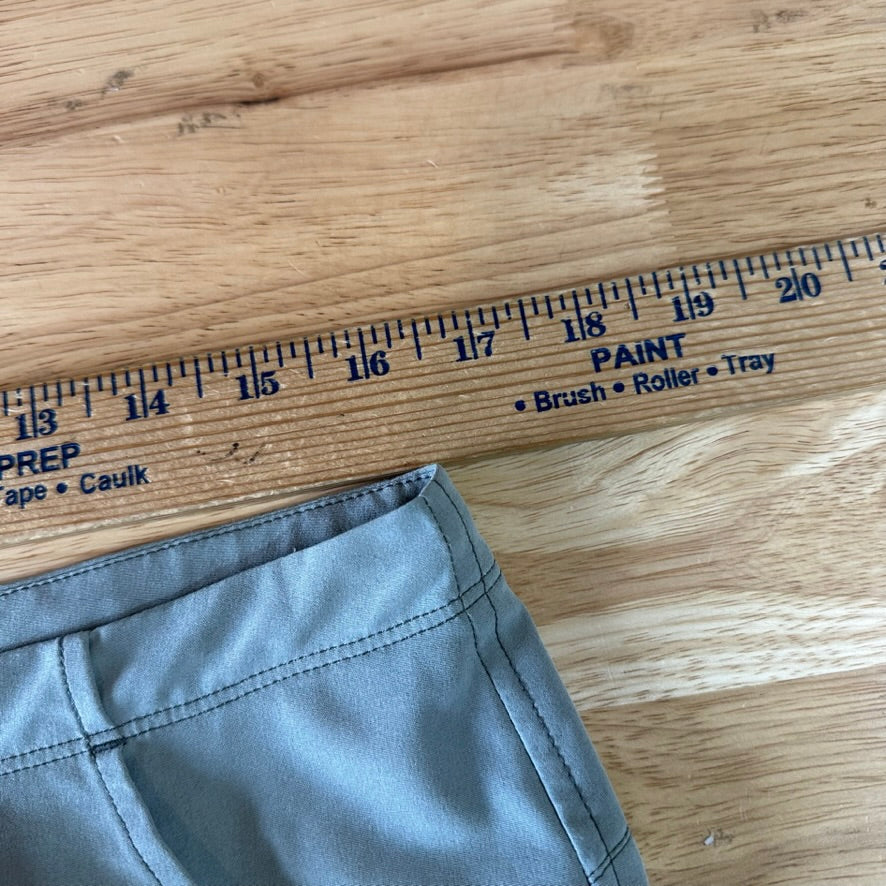 Patagonia All Out Womens 10 Bluish Gray Capris 33x23.5"