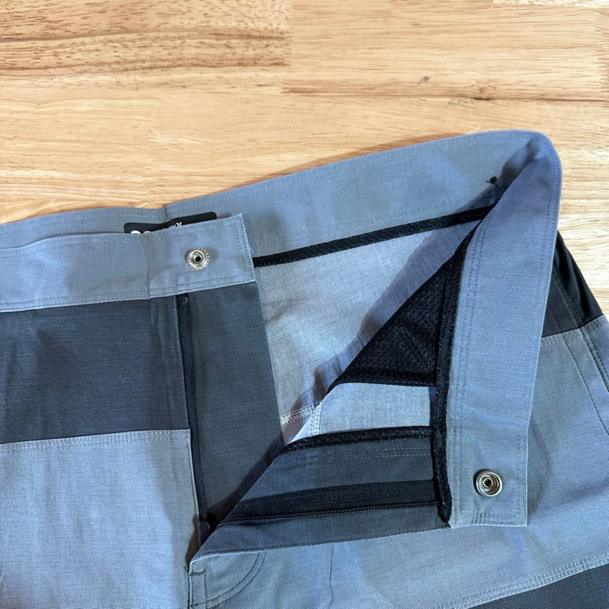 Hurley Shorts Mens 32