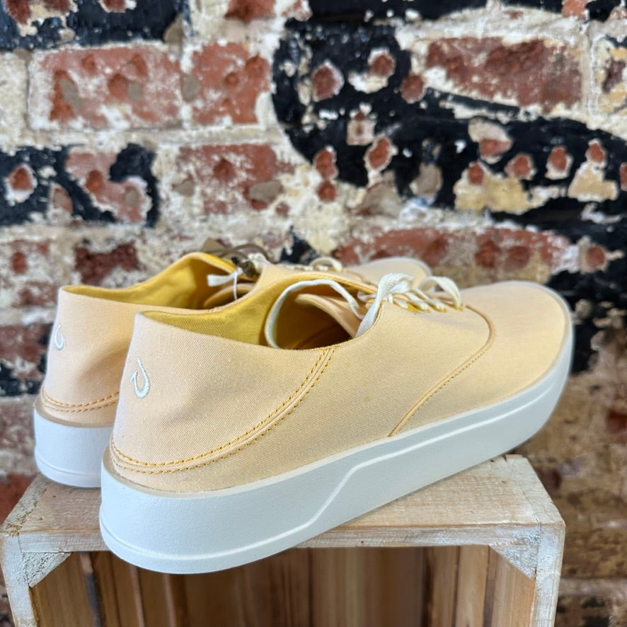 Oluaki Tradewinds Mens 10 Yellow Shoes NEW