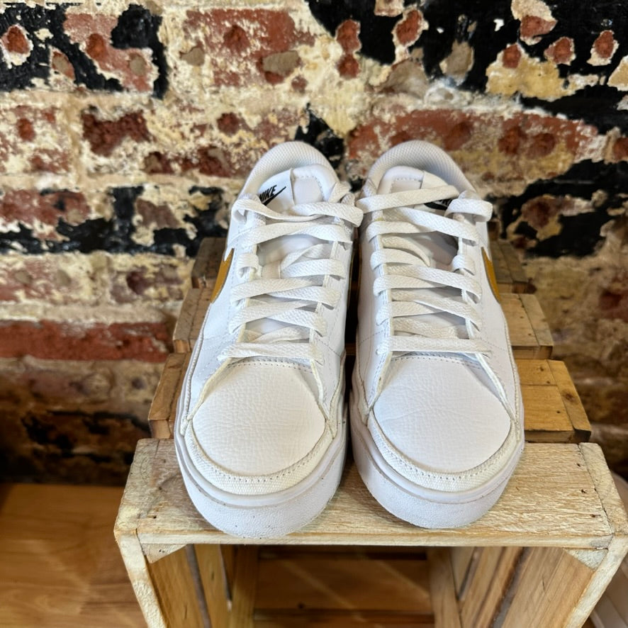 Nike Womens 6.5 Shoes