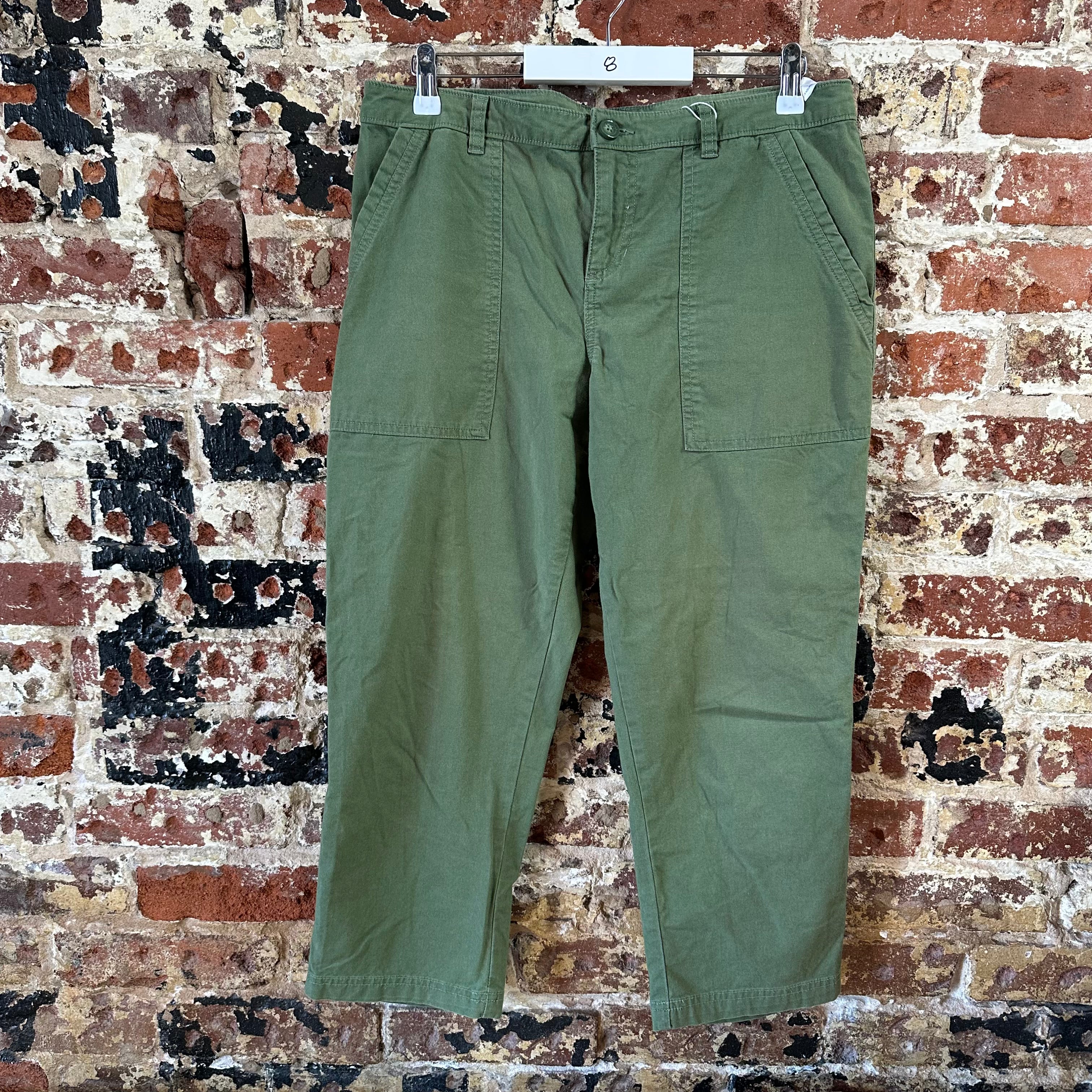 Patagonia Womens 8 Green Capris