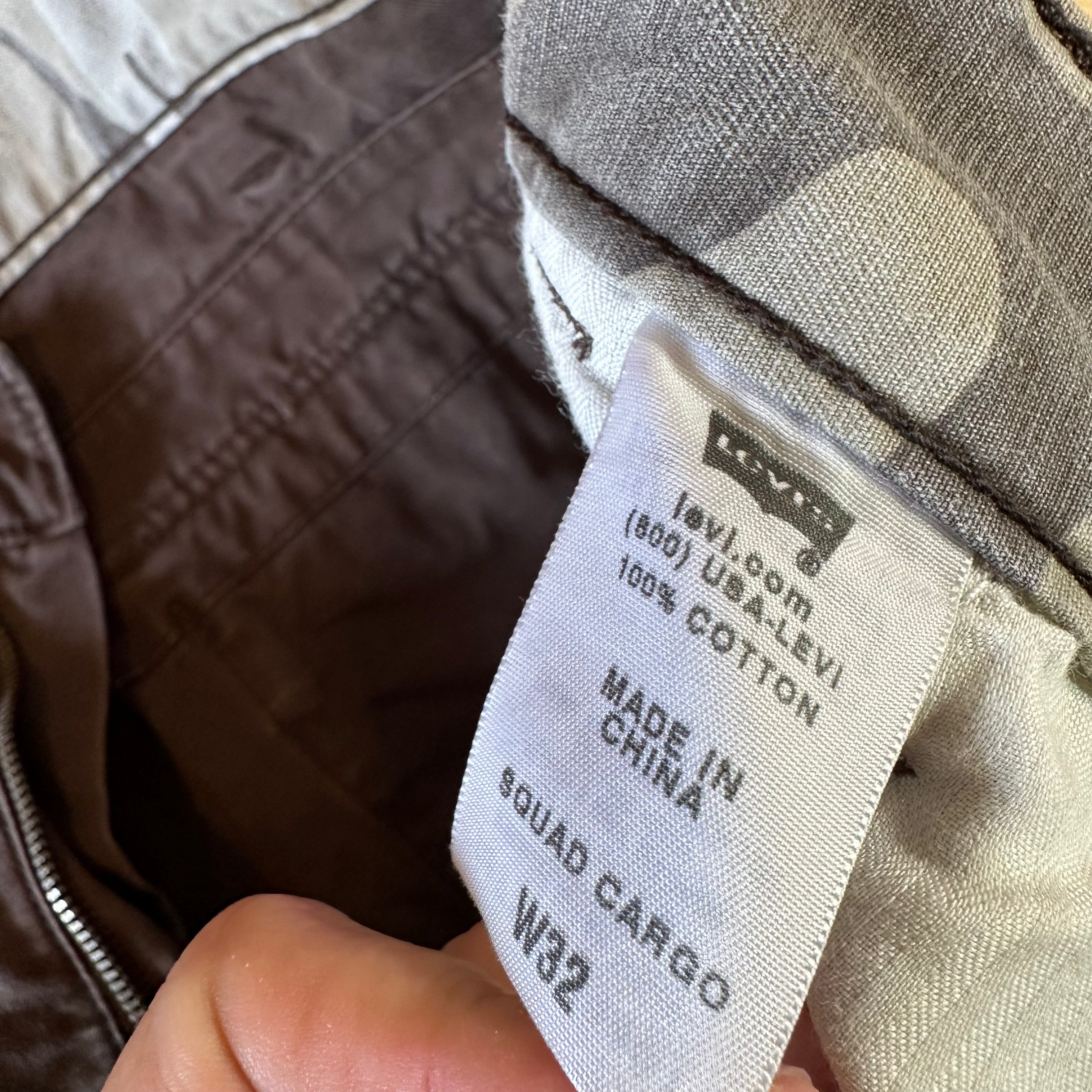 Levi's Cargo Dark Brown Shorts Mens 32