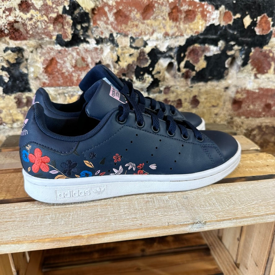 Adidas Girls 3.5 Blue Shoes