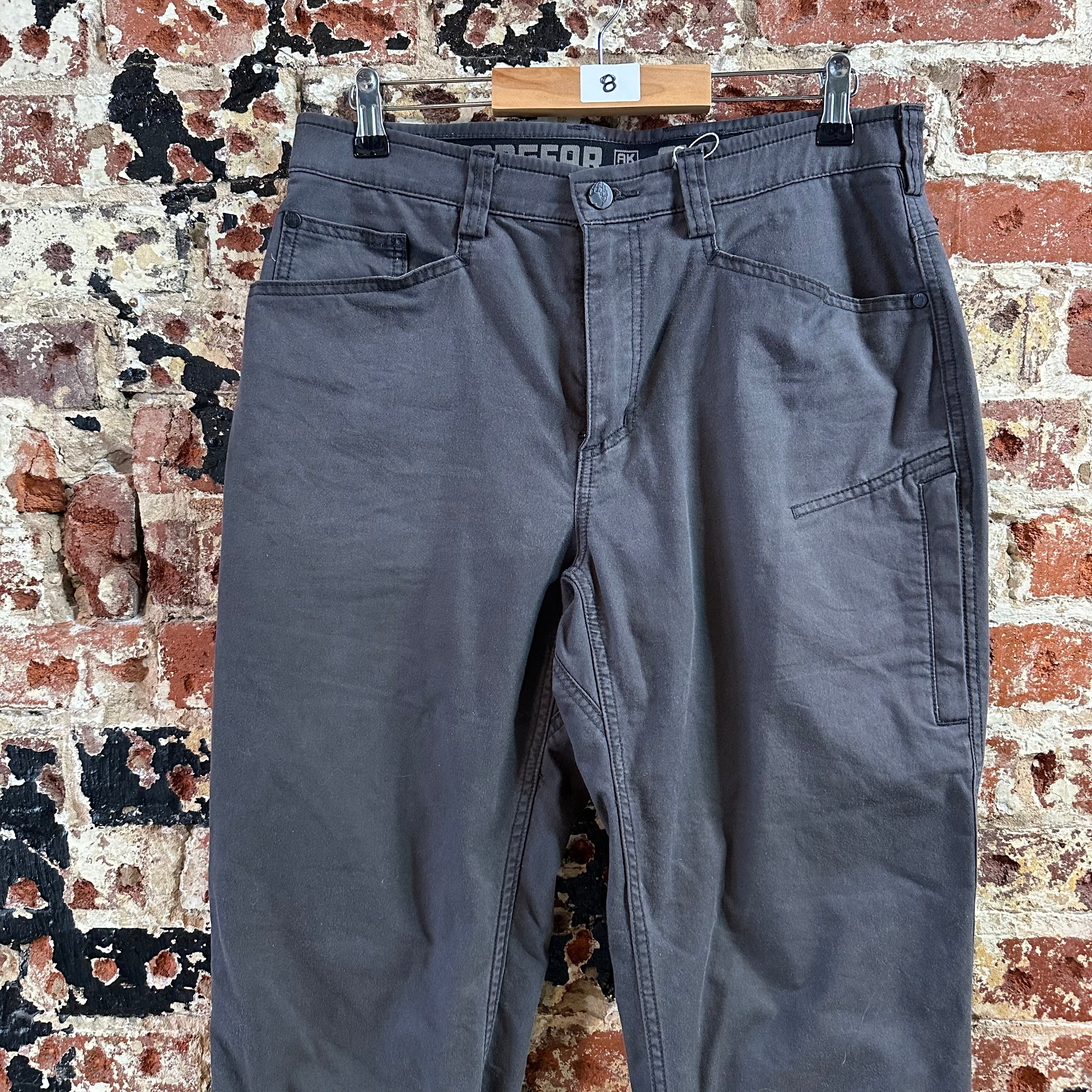 Duluth Trading Womens 8 Gray Pants