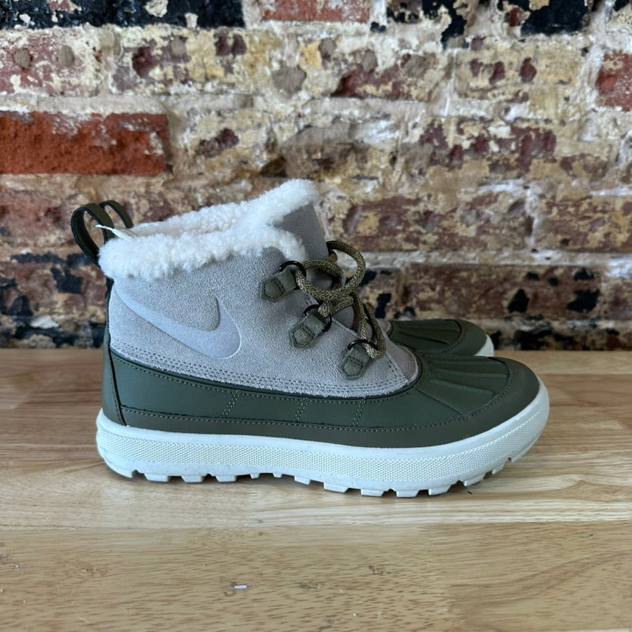 Nike Woodside Chukka 2 537345-200 Boots Womens Light Taupe Olive Faux-Fur 9.5