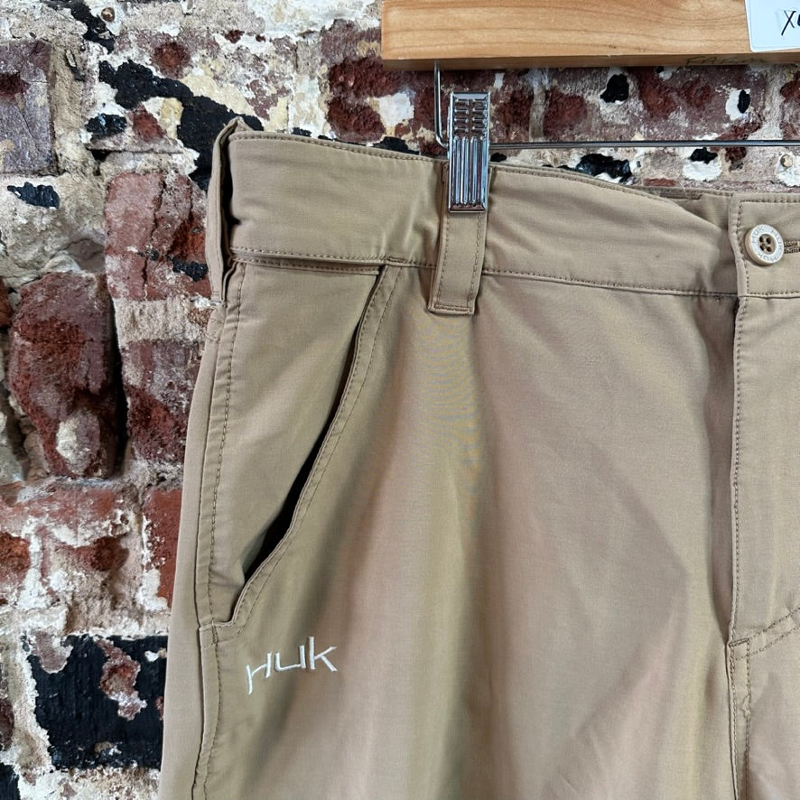 HUK Fishing Shorts Mens XL 39" waist Tan Fishing Outdoor Hiking 10" inseam