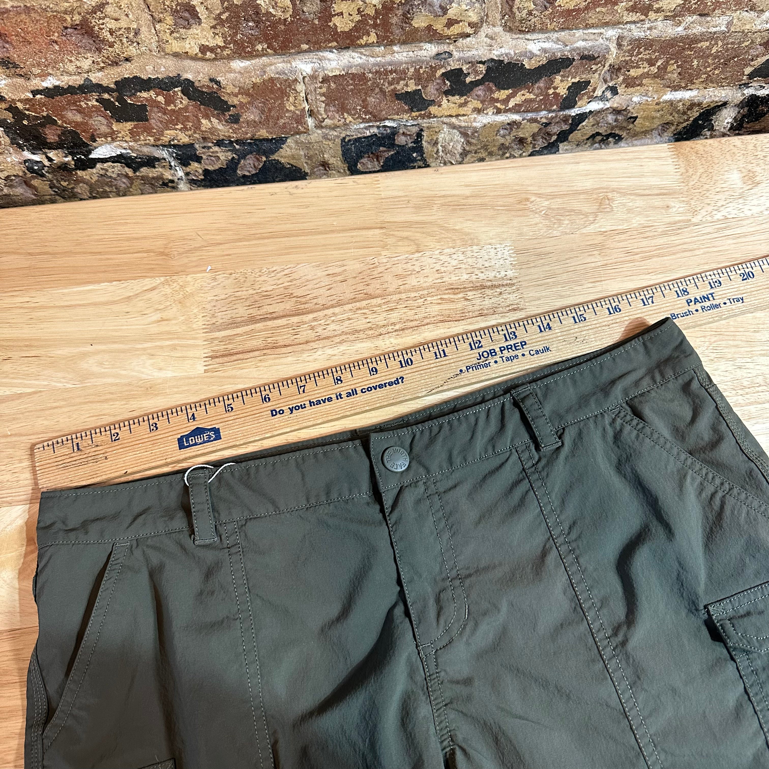 North Face Womens 12 Shorts