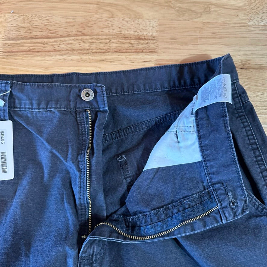 Wrangler Mens 33x32 black Pants