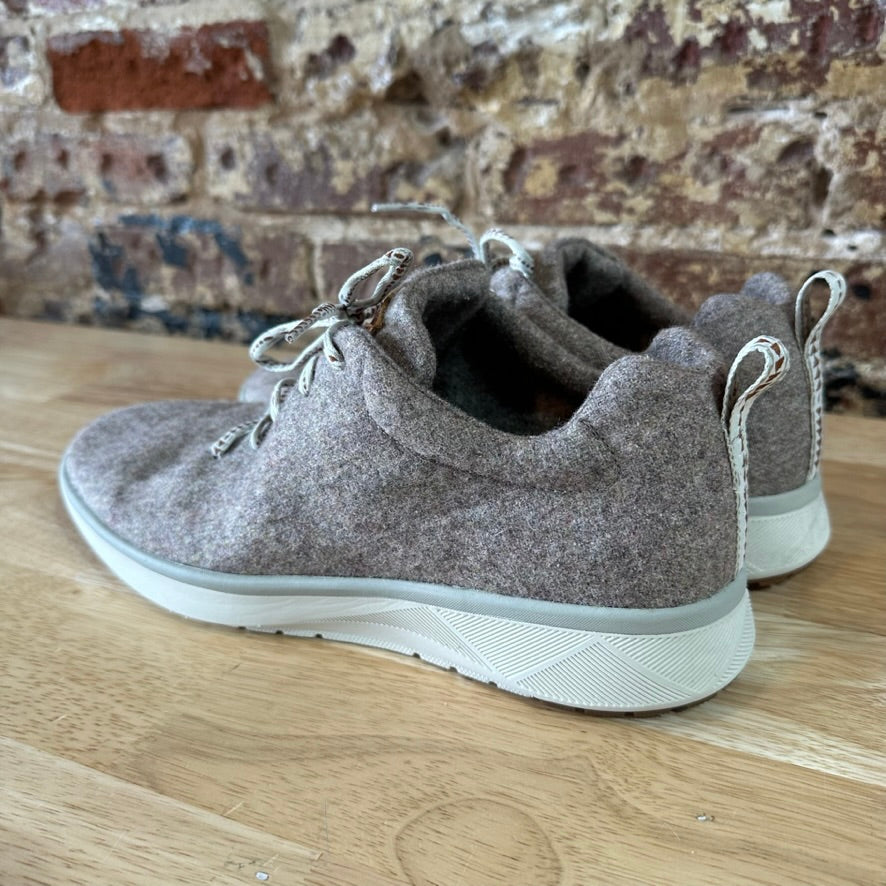 Pendleton Womens 11 Brown Shoes