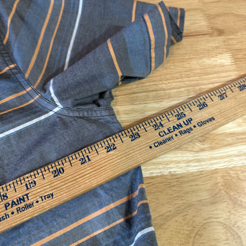 North Face Men's Large Gray Button Shirt