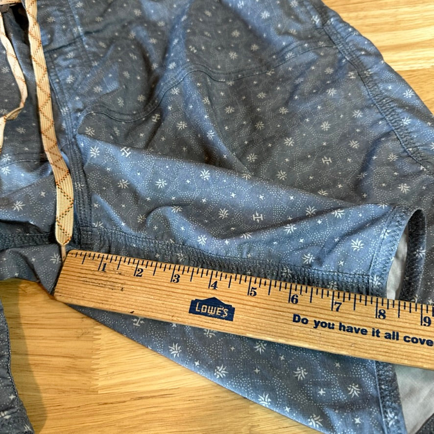 Howler Board Shorts Mens 34