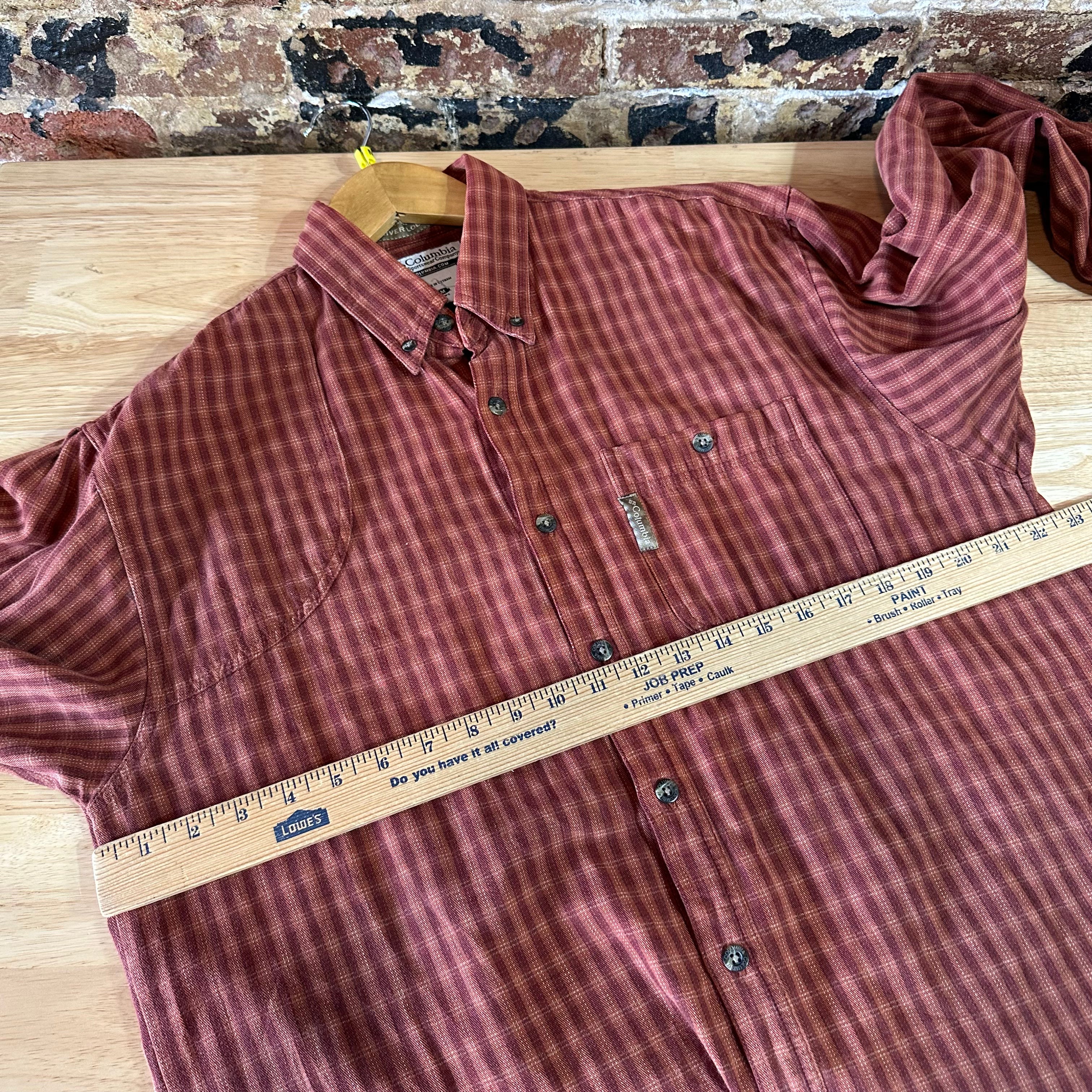 Columbia Mens Medium Button Up Shirt