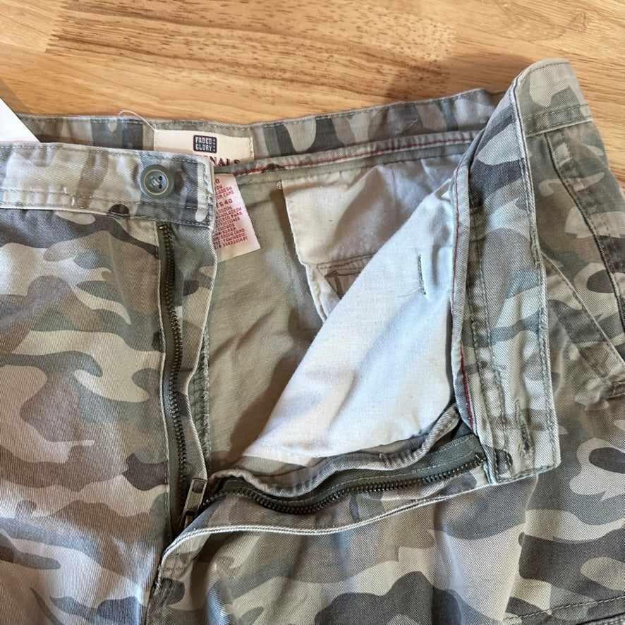Faded Glory Camo Cargo Shorts Mens 40