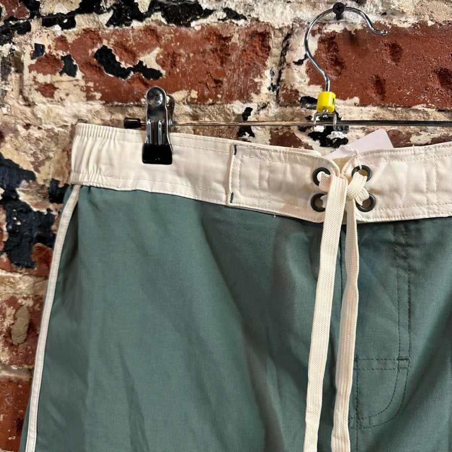 Laguna Mens Medium Shorts