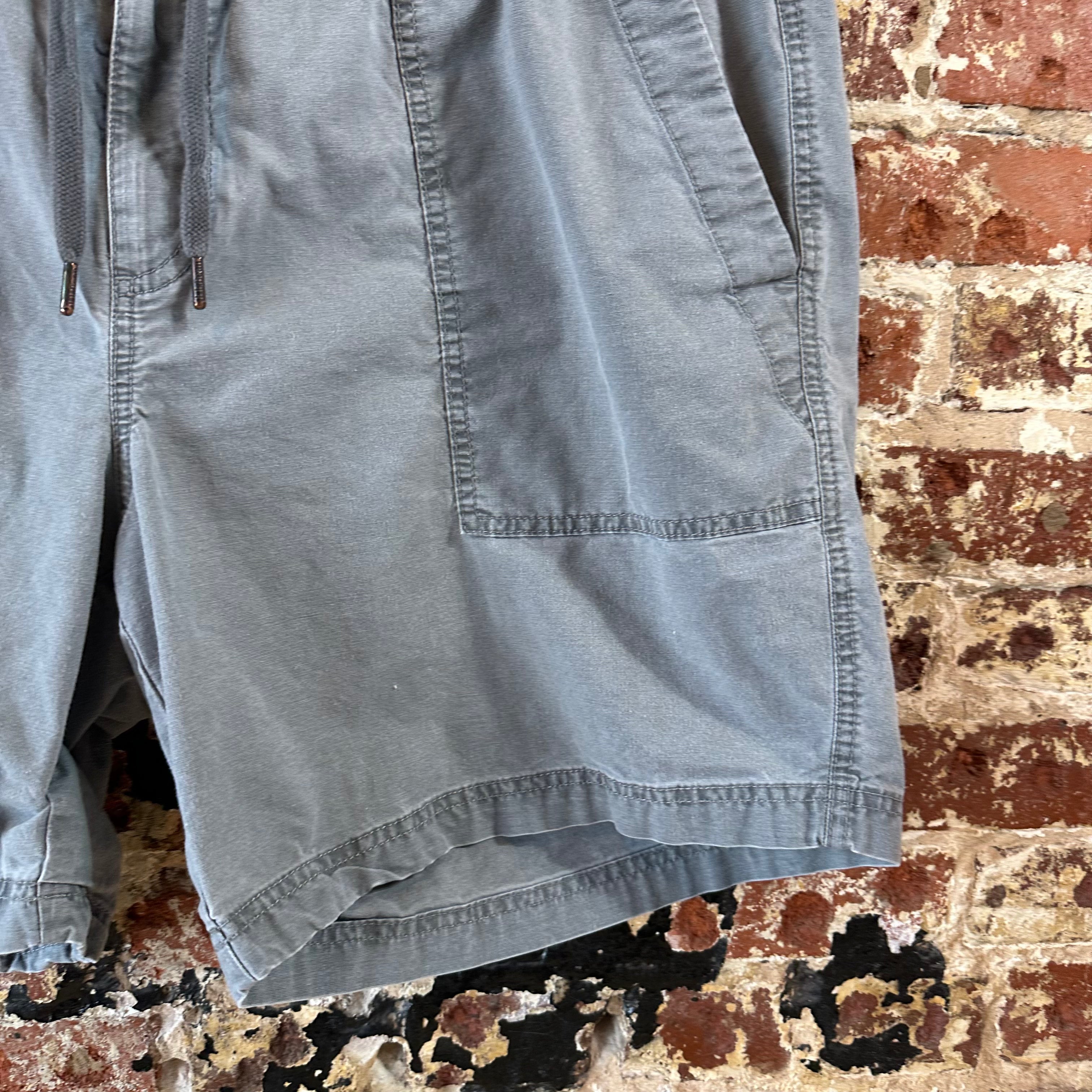 LL Bean Mens 2XL Gray Shorts