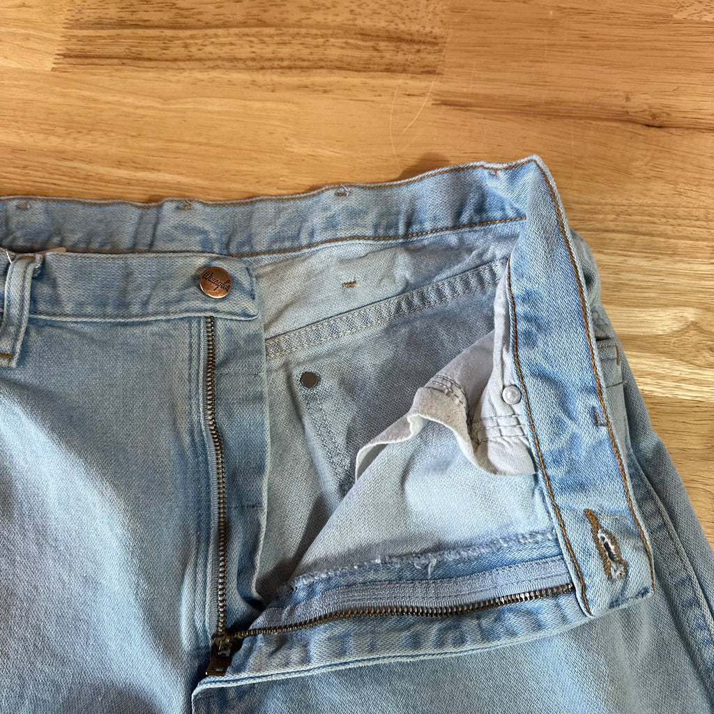 Wrangler Mens 33x32 Light Blue Jeans