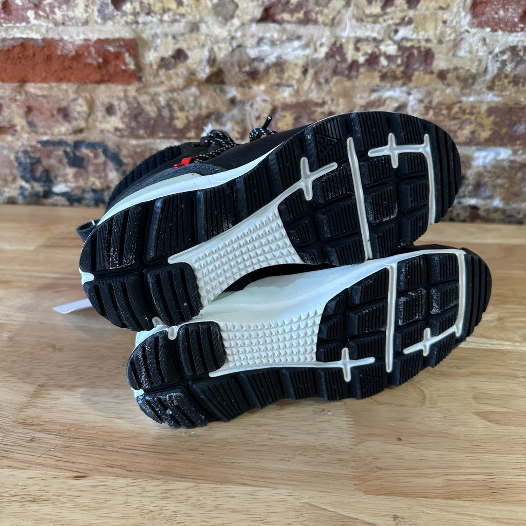 NIKE ASTORIA PRM NSW Black Anthracite WOMENS SIZE 7 Snow Winter