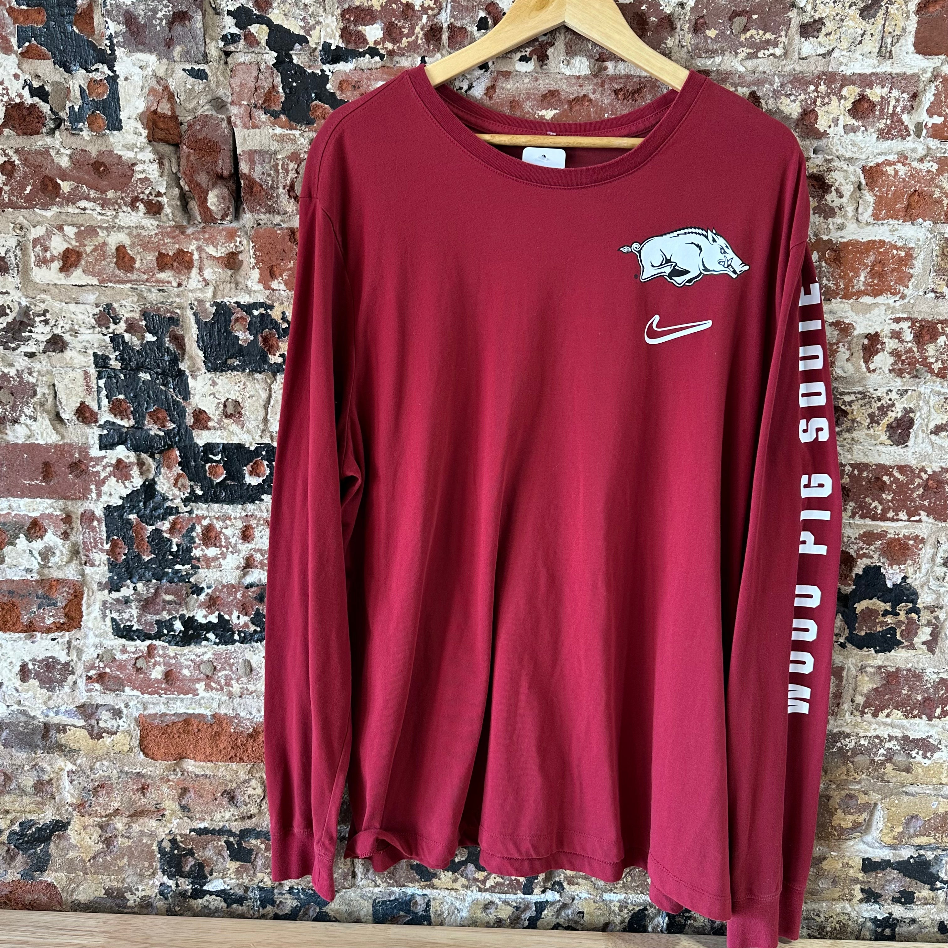 Nike Arkansas Razorbacks Hogs Mens Size 2XL Red Long Sleeve T-Shirt