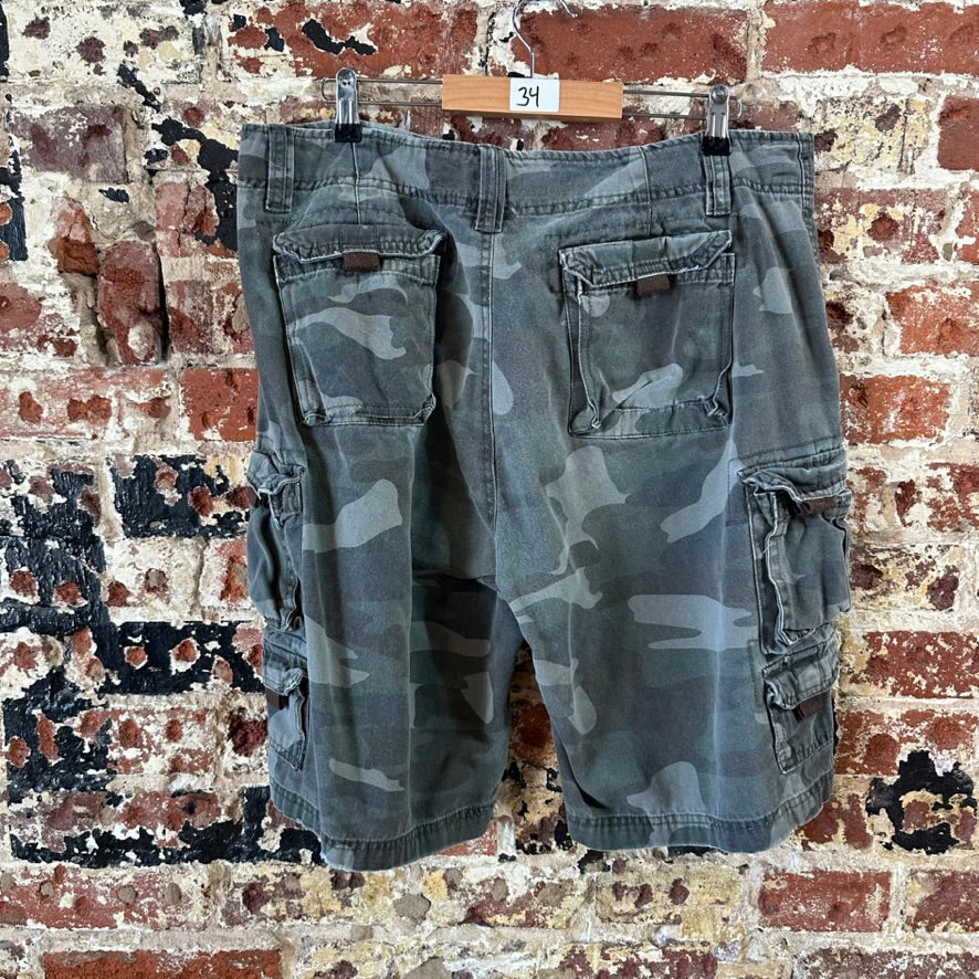Plugg Mens 34 Camo Cargo Shorts