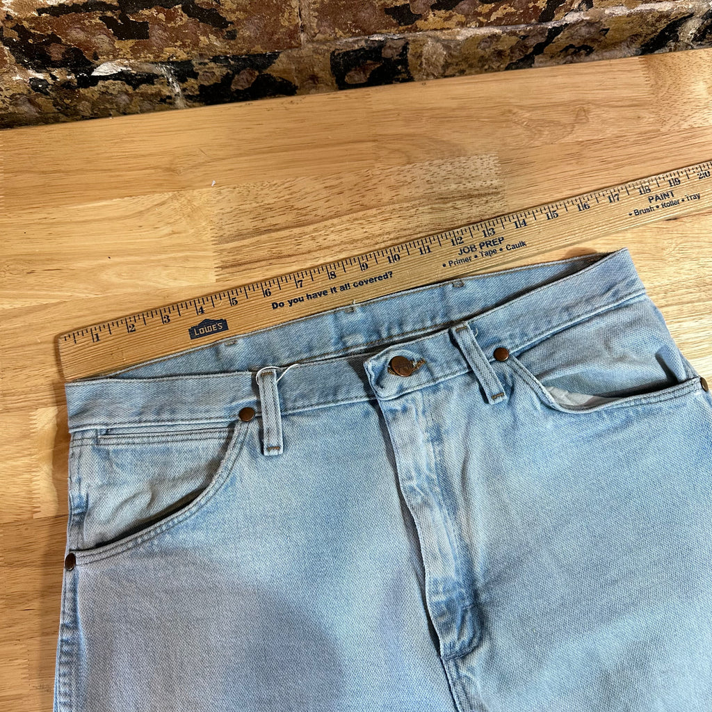 Wrangler Mens 33x34 Light Blue Jeans
