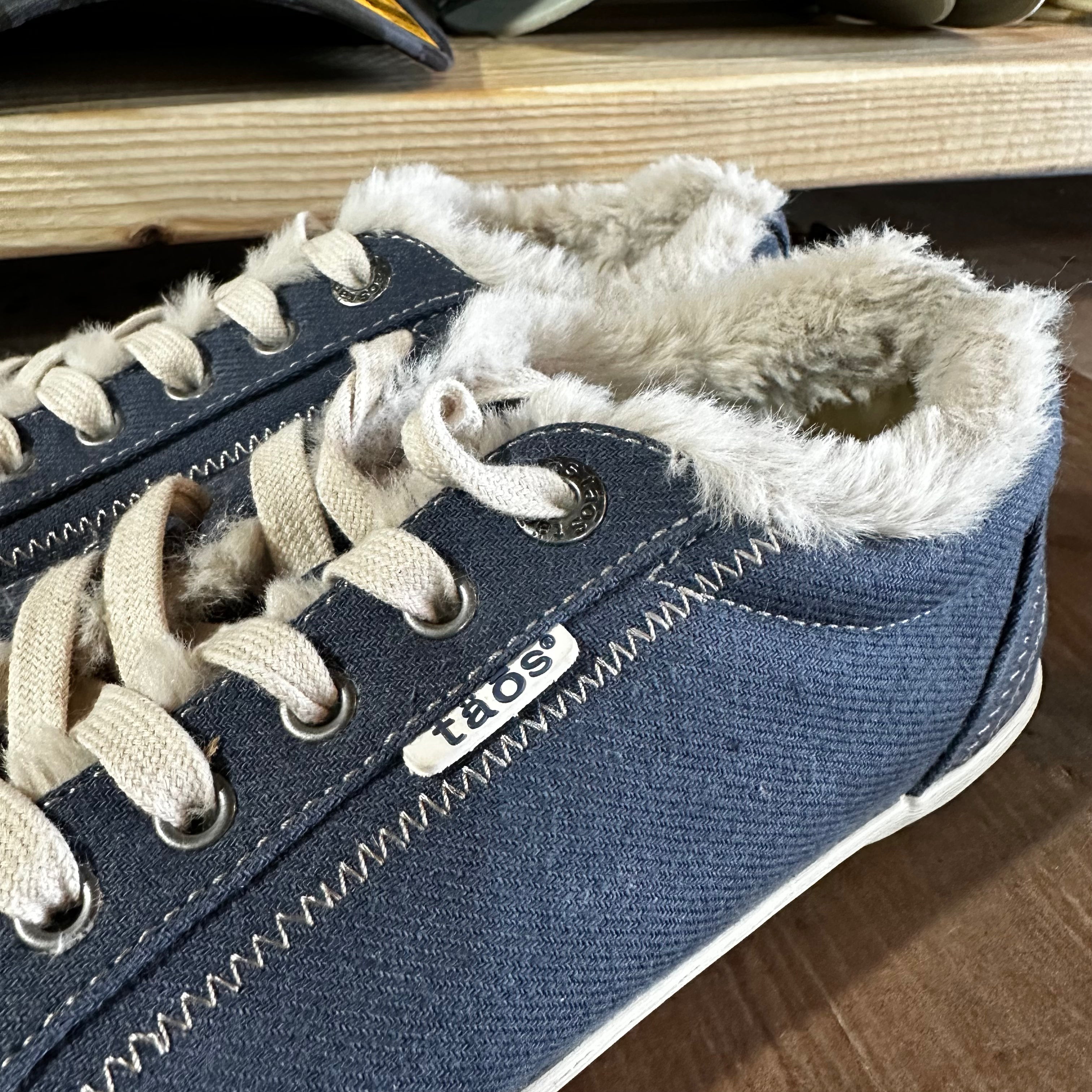 Womens Taos Starline Blue Low Top Lined Casual Shoes Sneakers Size 9.5 M