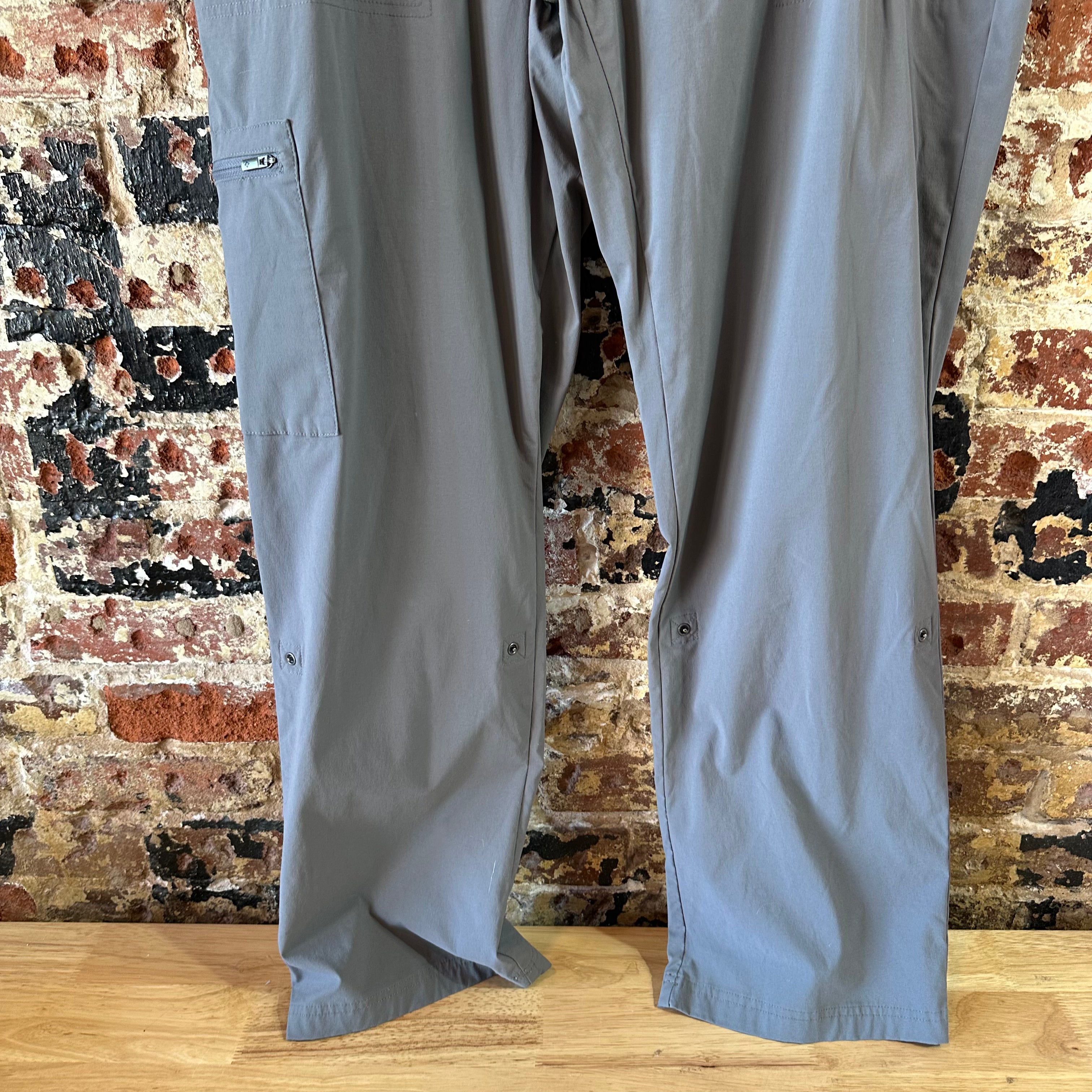 Columbia Pants Womens 16 Gray pants 35x31" Hiking outdoor Roll Tab
