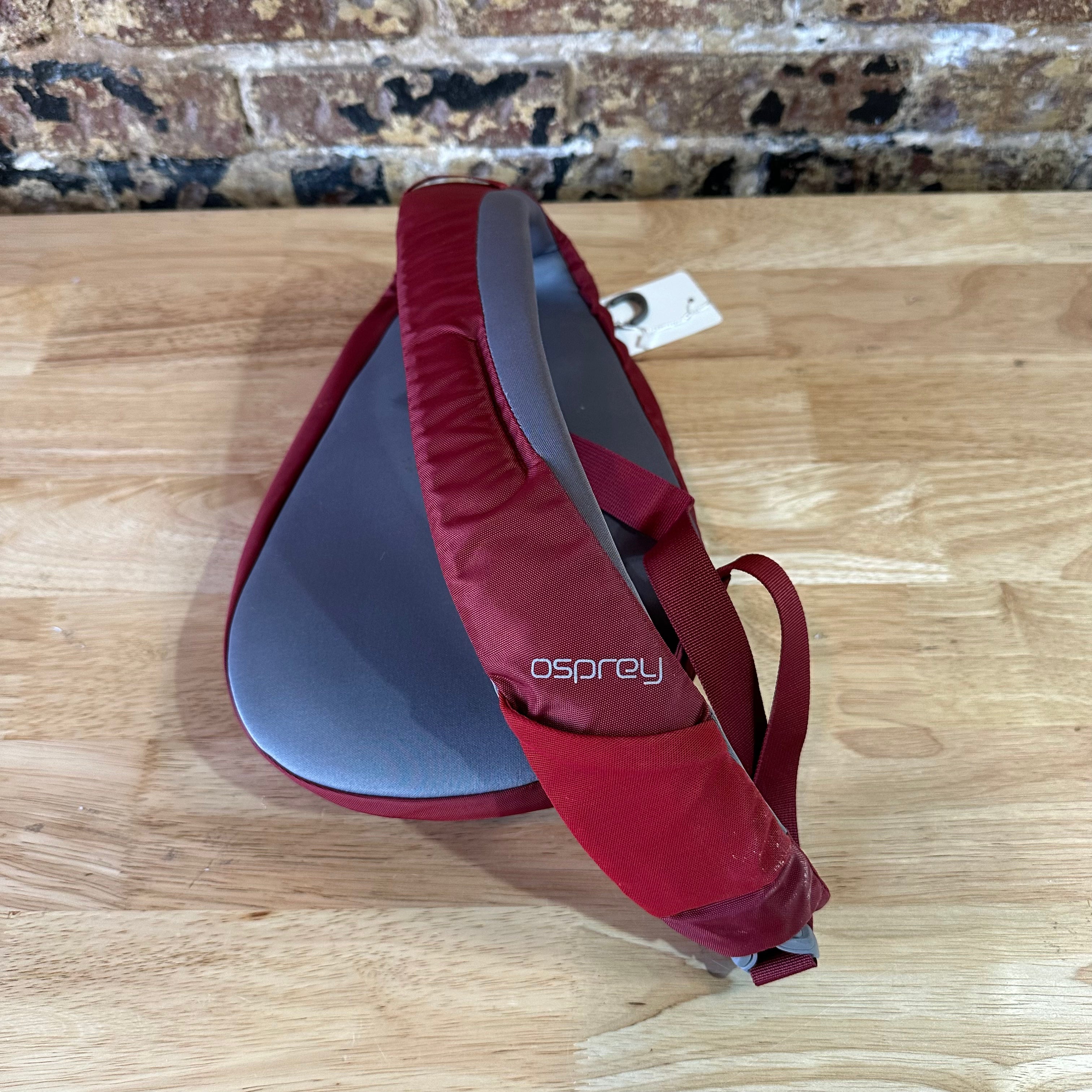 Osprey Daylite Sling Bag Crossbody Travel Sport Shoulder Backpack Red