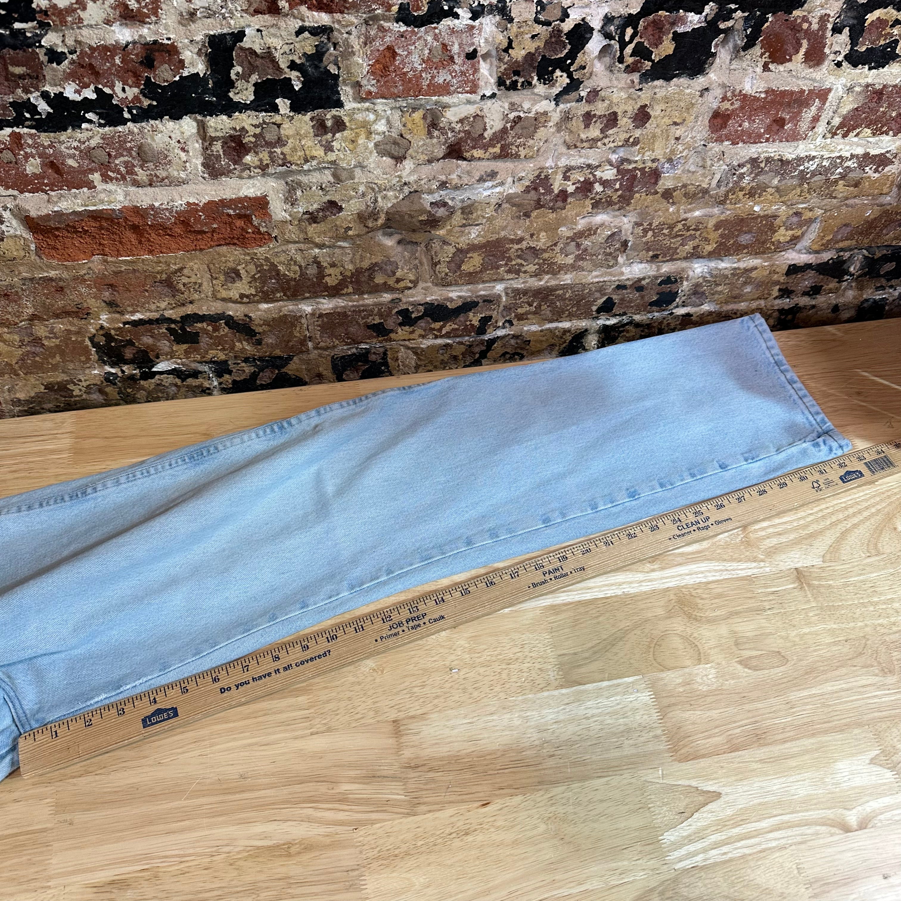 Wrangler Mens 33x34 Light Blue Jeans