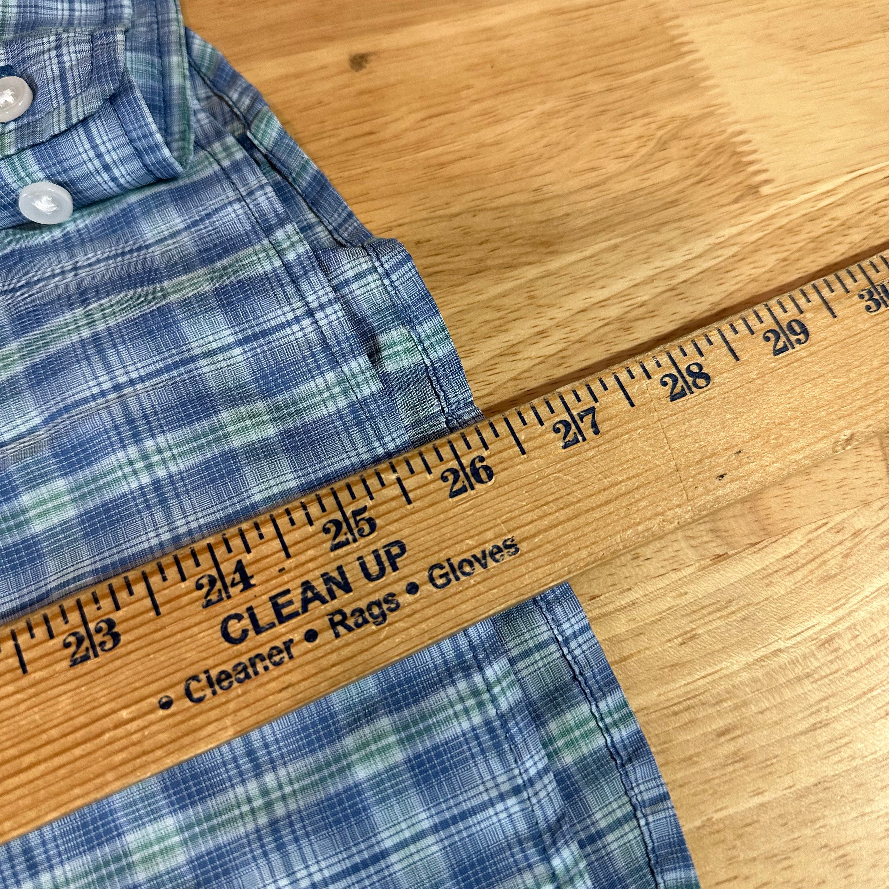Duluth Trading Womens Medium Button Up Shirt Blue Plaid Long sleeve vented