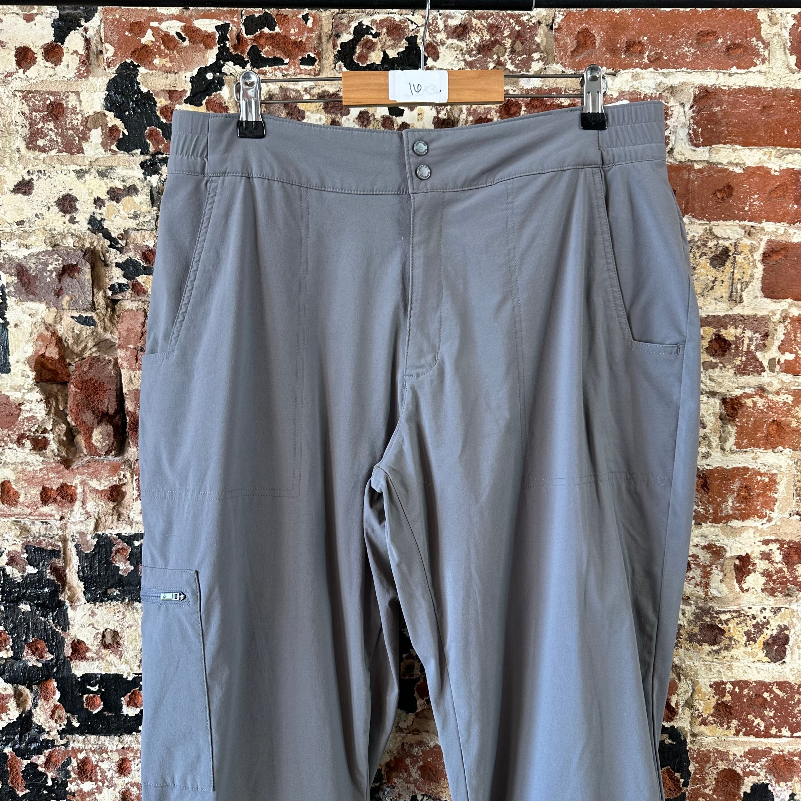Columbia Pants Womens 16 Gray pants 35x31" Hiking outdoor Roll Tab