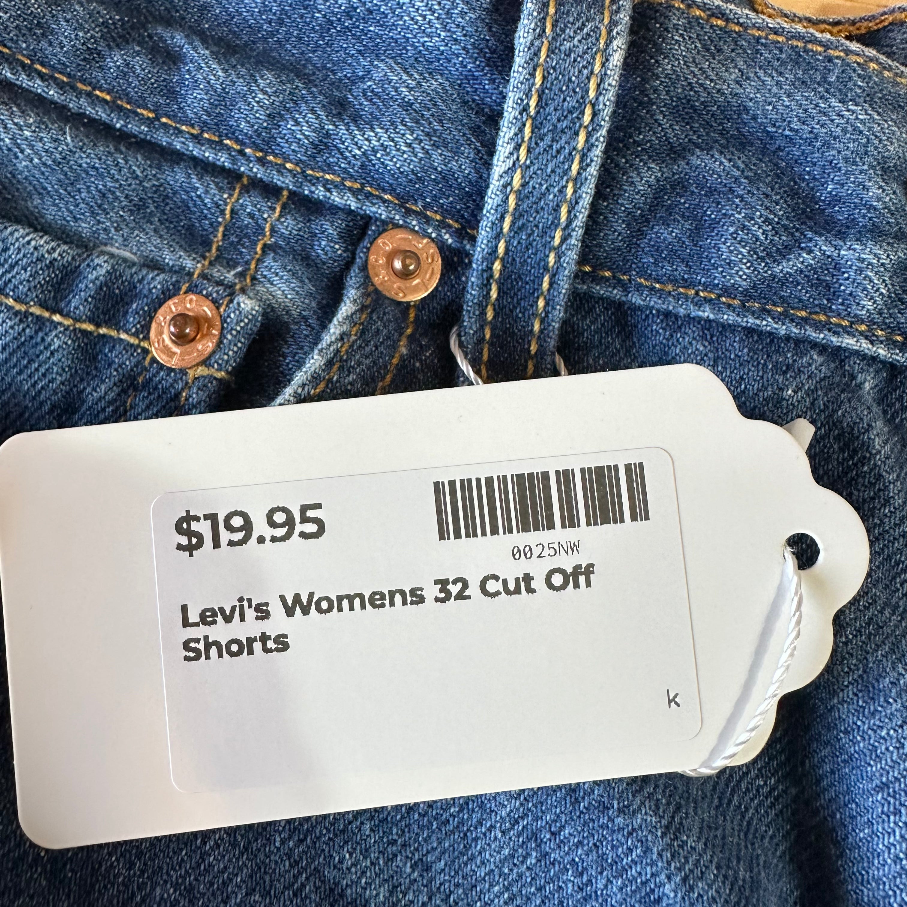 Levi's 501 Cut Off Denim Blue Jean Shorts Womens 32 - 30x7" inseam