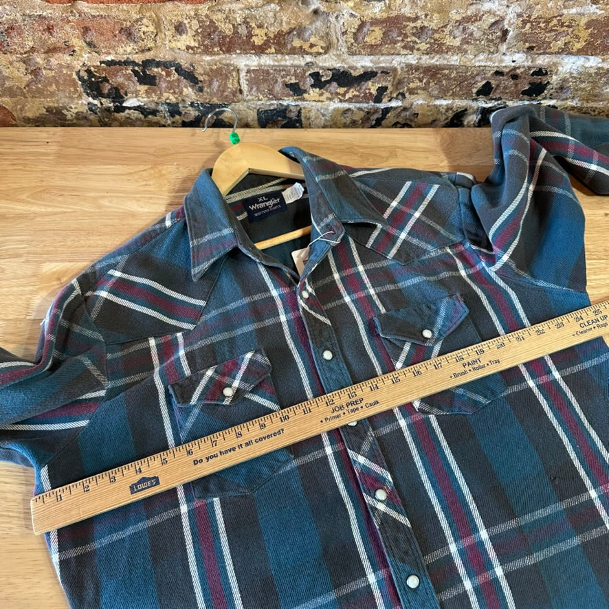 Wrangler Mens XL Flannel Button Up