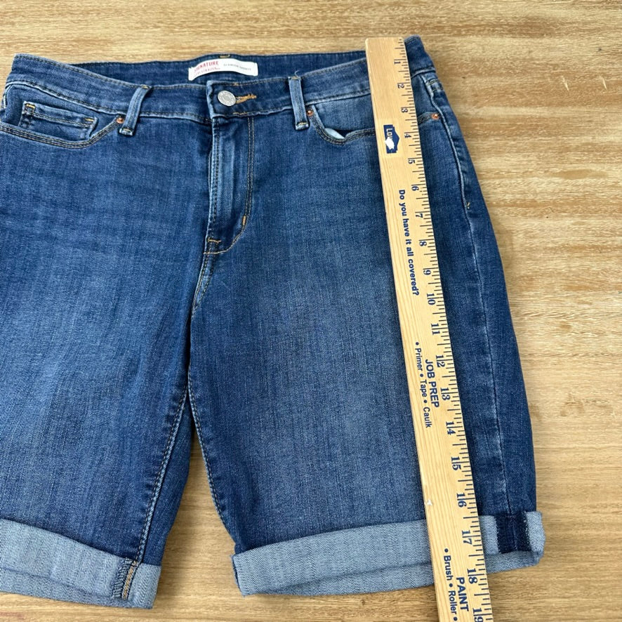 Levi's Cut Off Denim Blue Jean Shorts Womens 8/29 Distressed - 31x8"