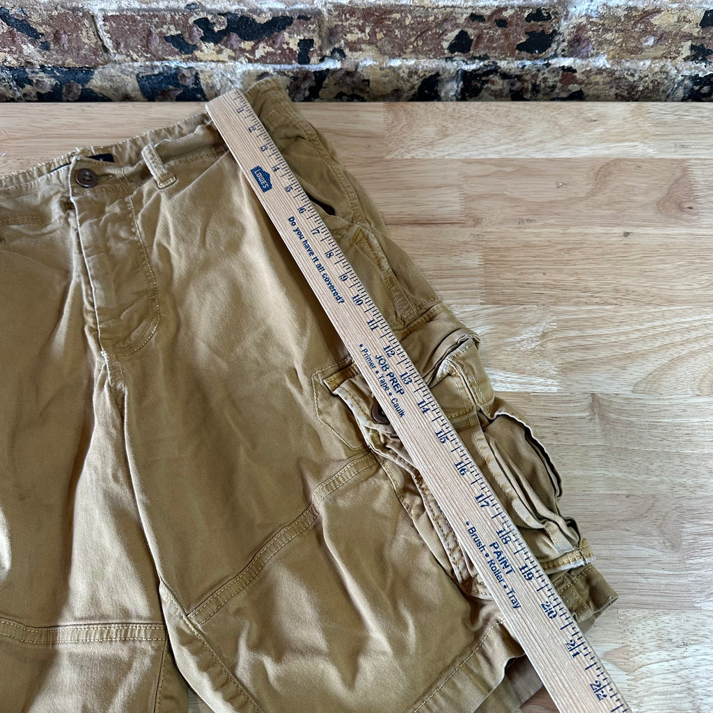 American Eagle Outfitters Longer Length Cargo Shorts Mens 33 Tan 12" inseam