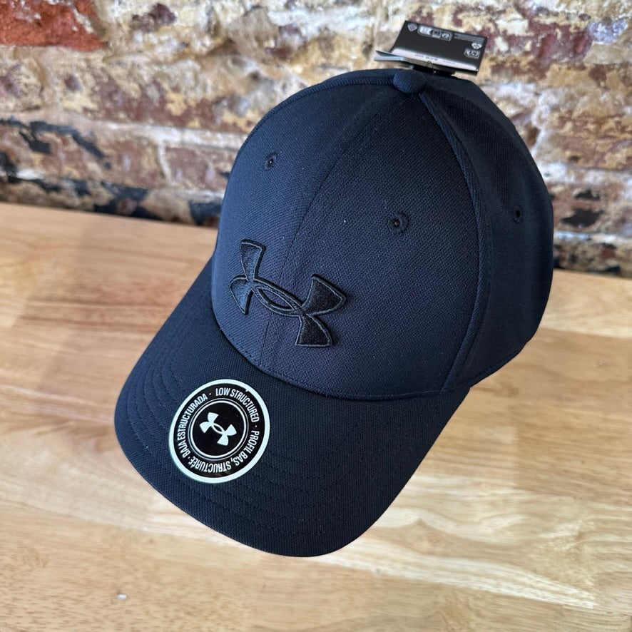 Under Armour UA Men's Black w/black logo Classic Fit M/L Cap Hat NWT