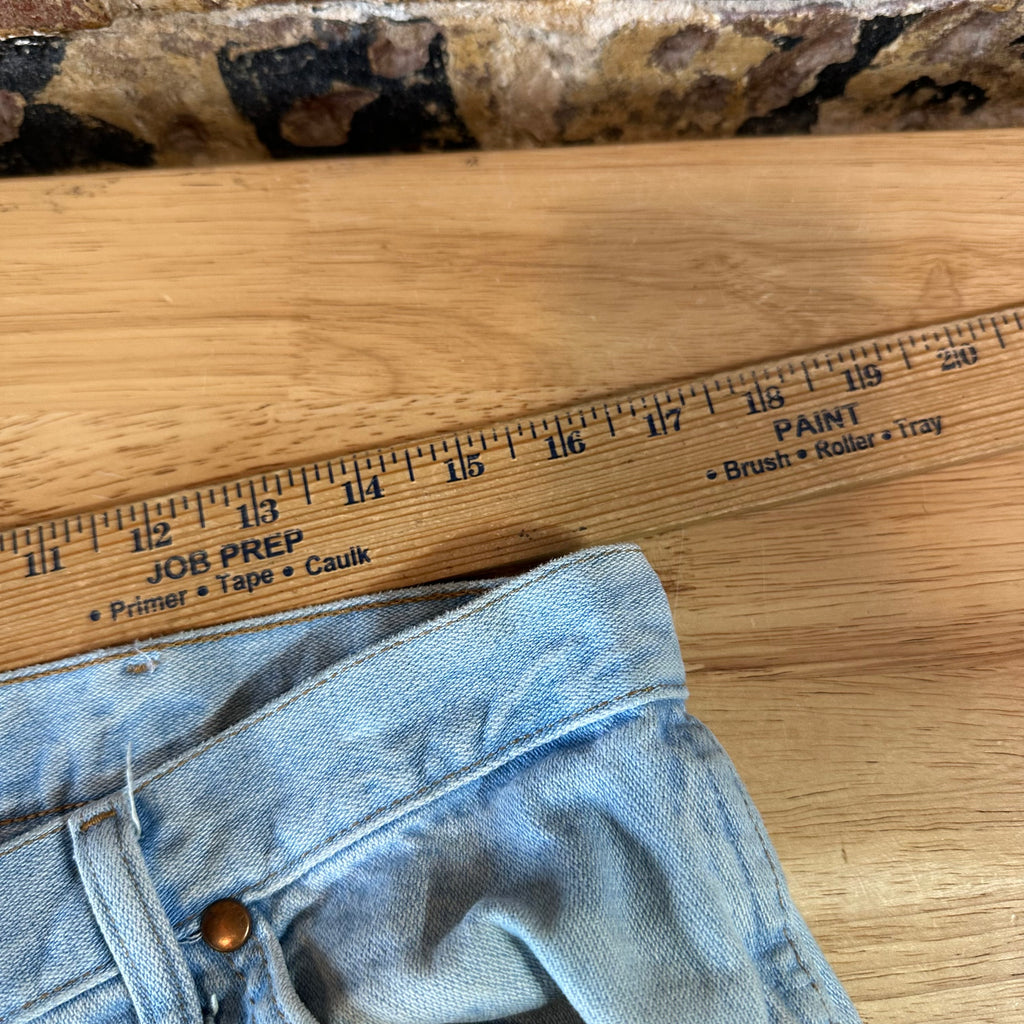 Wrangler Mens 33x32 Light Blue Jeans